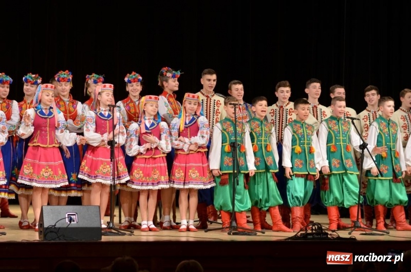 Zdjęcie w galerii na portalu naszraciborz.pl: Triumf  sztuki. Koncert  zespołu Barwinok z Winnicy w RCK wiadomości z regionu