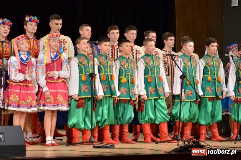 Zdjęcie w galerii na portalu naszraciborz.pl: Triumf  sztuki. Koncert  zespołu Barwinok z Winnicy w RCK wiadomości z regionu