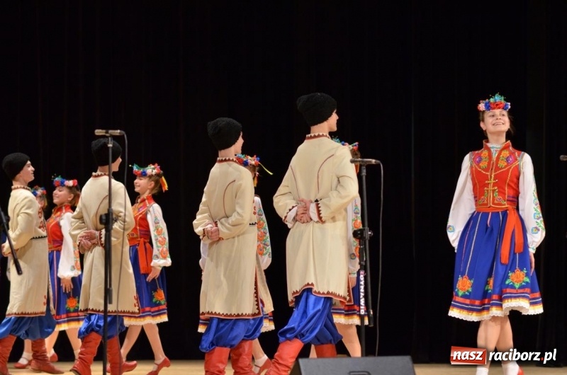 Zdjęcie w galerii na portalu naszraciborz.pl: Triumf  sztuki. Koncert  zespołu Barwinok z Winnicy w RCK wiadomości z regionu