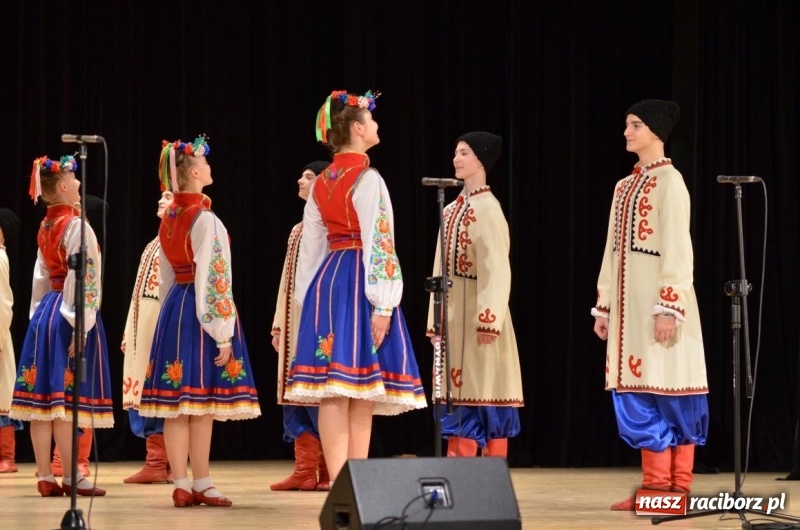Zdjęcie w galerii na portalu naszraciborz.pl: Triumf  sztuki. Koncert  zespołu Barwinok z Winnicy w RCK wiadomości z regionu