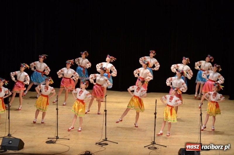Zdjęcie w galerii na portalu naszraciborz.pl: Triumf  sztuki. Koncert  zespołu Barwinok z Winnicy w RCK wiadomości z regionu