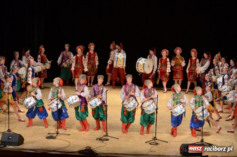 Zdjęcie w galerii na portalu naszraciborz.pl: Triumf  sztuki. Koncert  zespołu Barwinok z Winnicy w RCK wiadomości z regionu