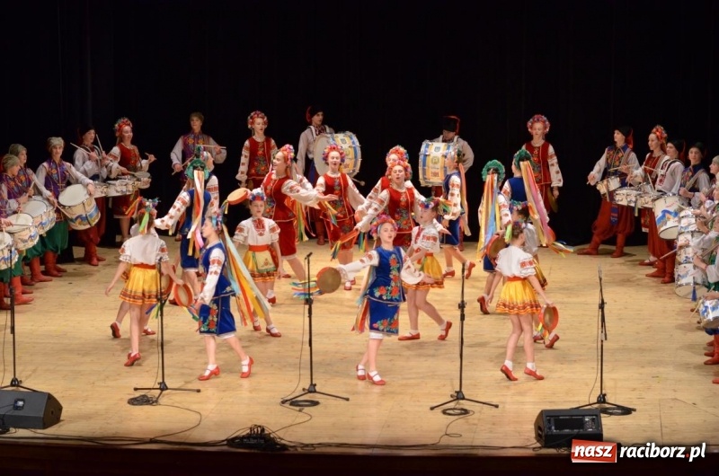 Zdjęcie w galerii na portalu naszraciborz.pl: Triumf  sztuki. Koncert  zespołu Barwinok z Winnicy w RCK wiadomości z regionu