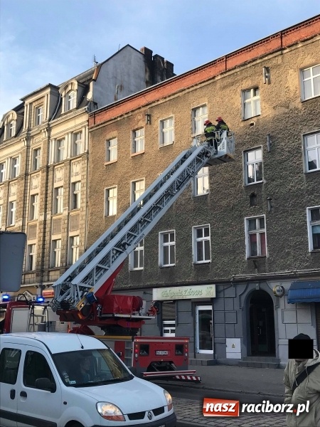Zdjęcie w galerii na portalu naszraciborz.pl: Trzy zastępy strażaków w akcji na Opawskiej FOTO wiadomości z regionu