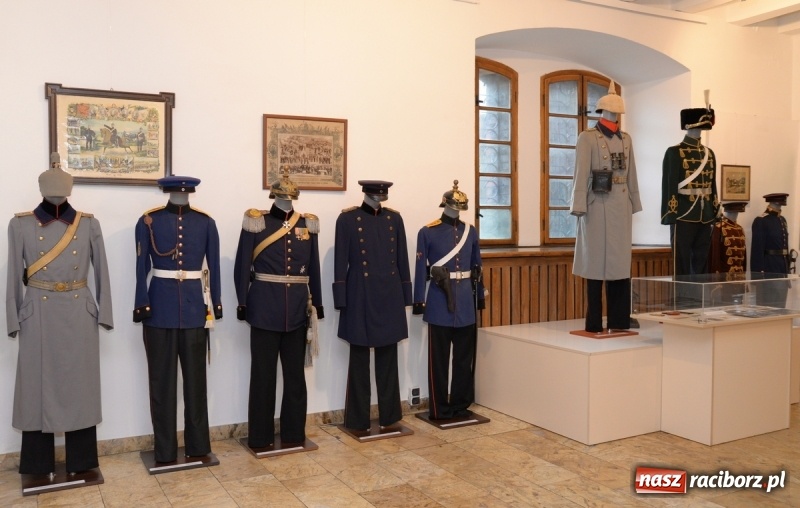 Zdjęcie w galerii na portalu naszraciborz.pl: Umundurowanie i pamiątki śląskich regimentów. Nowa wystawa czasowa w raciborskim Muzeum wiadomości z regionu