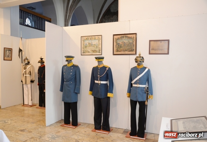 Zdjęcie w galerii na portalu naszraciborz.pl: Umundurowanie i pamiątki śląskich regimentów. Nowa wystawa czasowa w raciborskim Muzeum wiadomości z regionu