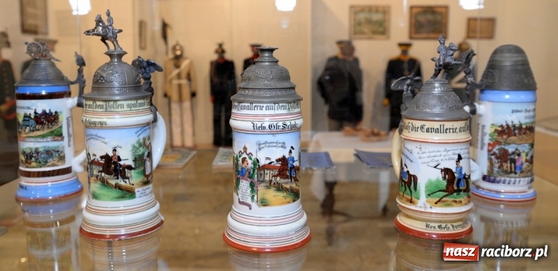 Zdjęcie w galerii na portalu naszraciborz.pl: Umundurowanie i pamiątki śląskich regimentów. Nowa wystawa czasowa w raciborskim Muzeum wiadomości z regionu