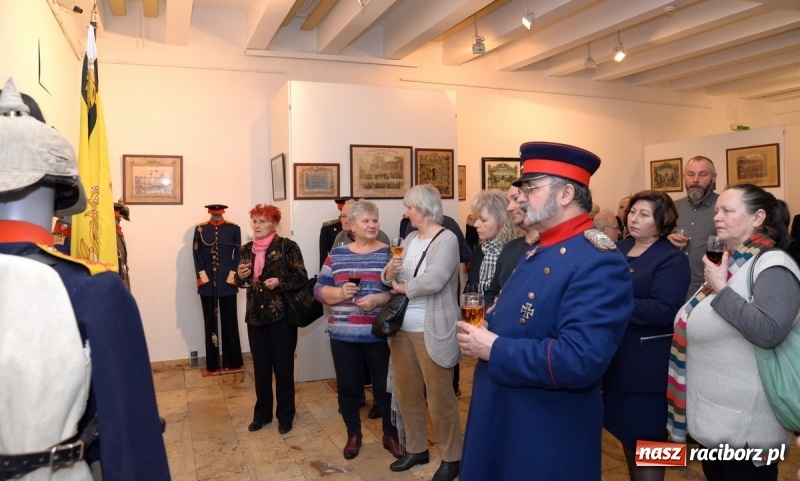Zdjęcie w galerii na portalu naszraciborz.pl: Umundurowanie i pamiątki śląskich regimentów. Nowa wystawa czasowa w raciborskim Muzeum wiadomości z regionu