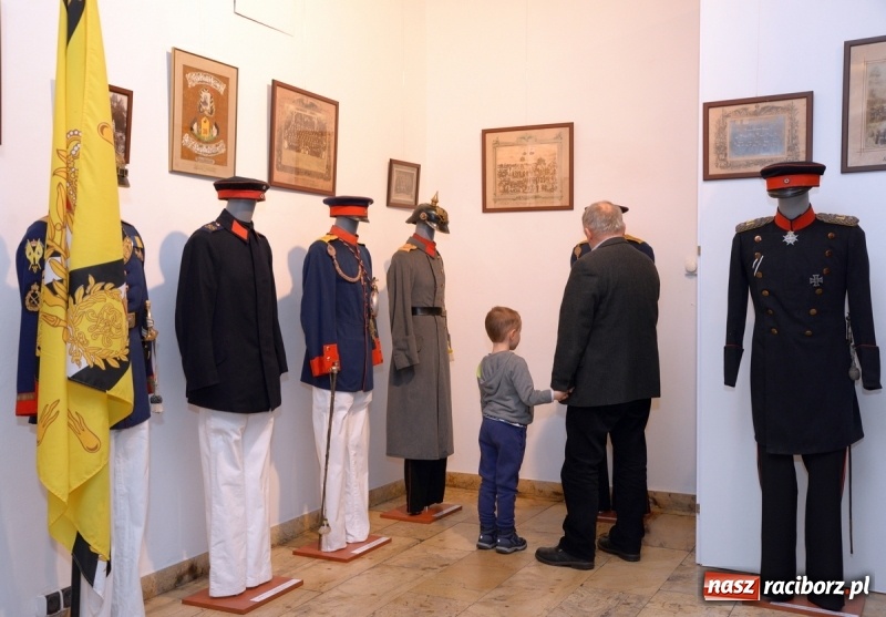 Zdjęcie w galerii na portalu naszraciborz.pl: Umundurowanie i pamiątki śląskich regimentów. Nowa wystawa czasowa w raciborskim Muzeum wiadomości z regionu
