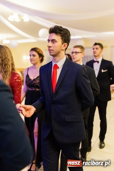 Zdjęcie w galerii na portalu naszraciborz.pl: Sportowcy i mundurowi z ZSOMS na studniówce w Pogrzebieniu  wiadomości z regionu