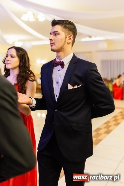 Zdjęcie w galerii na portalu naszraciborz.pl: Sportowcy i mundurowi z ZSOMS na studniówce w Pogrzebieniu  wiadomości z regionu