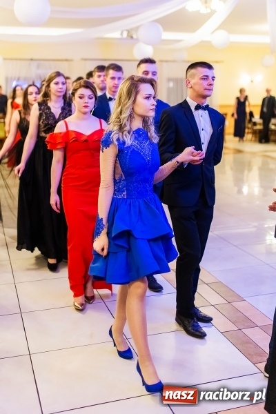 Zdjęcie w galerii na portalu naszraciborz.pl: Sportowcy i mundurowi z ZSOMS na studniówce w Pogrzebieniu  wiadomości z regionu