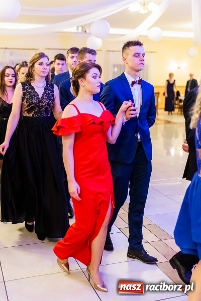 Zdjęcie w galerii na portalu naszraciborz.pl: Sportowcy i mundurowi z ZSOMS na studniówce w Pogrzebieniu  wiadomości z regionu