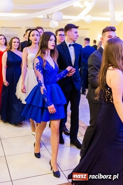 Zdjęcie w galerii na portalu naszraciborz.pl: Sportowcy i mundurowi z ZSOMS na studniówce w Pogrzebieniu  wiadomości z regionu