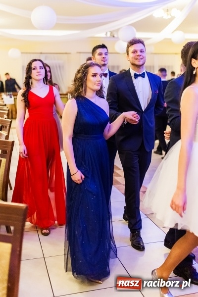 Zdjęcie w galerii na portalu naszraciborz.pl: Sportowcy i mundurowi z ZSOMS na studniówce w Pogrzebieniu  wiadomości z regionu