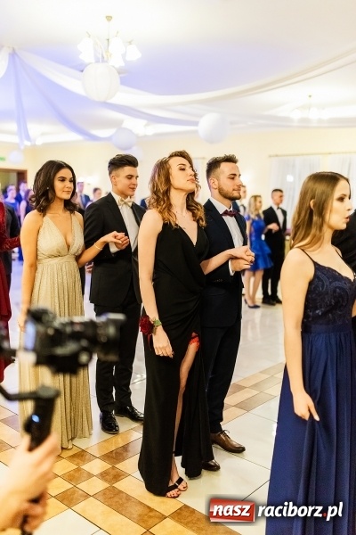 Zdjęcie w galerii na portalu naszraciborz.pl: Sportowcy i mundurowi z ZSOMS na studniówce w Pogrzebieniu  wiadomości z regionu