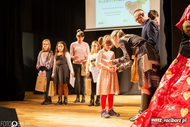 Zdjęcie w galerii na portalu naszraciborz.pl: Rozstrzygnięcie Powiatowego Konkursu Plastycznego Moja Walentynka wiadomości z regionu
