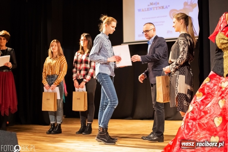 Zdjęcie w galerii na portalu naszraciborz.pl: Rozstrzygnięcie Powiatowego Konkursu Plastycznego Moja Walentynka wiadomości z regionu