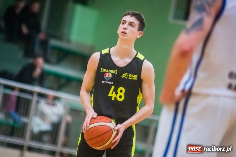 Zdjęcie w galerii na portalu naszraciborz.pl: 32 punkty Sidora do raciborskiego z koszami wora wiadomości z regionu