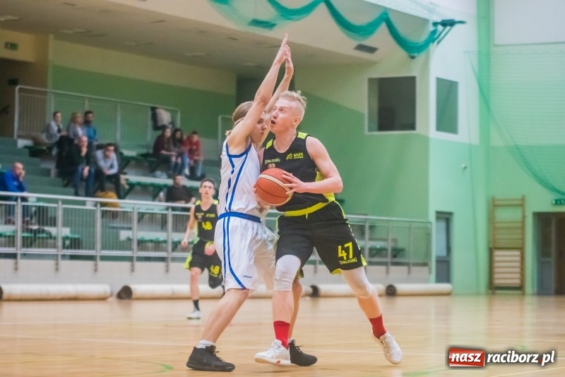 Zdjęcie w galerii na portalu naszraciborz.pl: 32 punkty Sidora do raciborskiego z koszami wora wiadomości z regionu