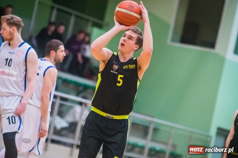 Zdjęcie w galerii na portalu naszraciborz.pl: 32 punkty Sidora do raciborskiego z koszami wora wiadomości z regionu