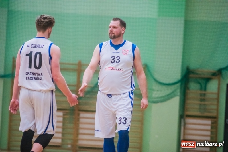 Zdjęcie w galerii na portalu naszraciborz.pl: 32 punkty Sidora do raciborskiego z koszami wora wiadomości z regionu