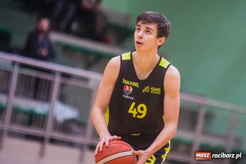 Zdjęcie w galerii na portalu naszraciborz.pl: 32 punkty Sidora do raciborskiego z koszami wora wiadomości z regionu