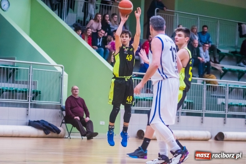 Zdjęcie w galerii na portalu naszraciborz.pl: 32 punkty Sidora do raciborskiego z koszami wora wiadomości z regionu