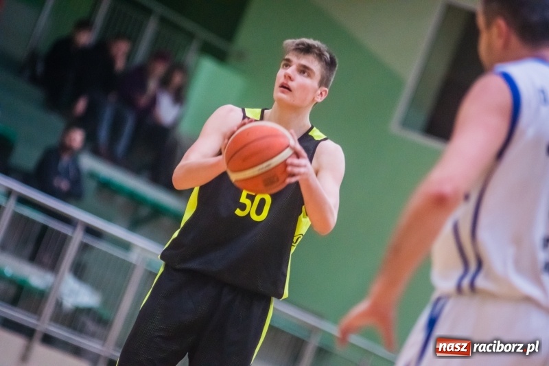 Zdjęcie w galerii na portalu naszraciborz.pl: 32 punkty Sidora do raciborskiego z koszami wora wiadomości z regionu