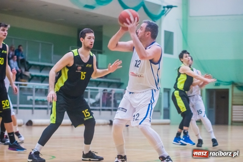 Zdjęcie w galerii na portalu naszraciborz.pl: 32 punkty Sidora do raciborskiego z koszami wora wiadomości z regionu