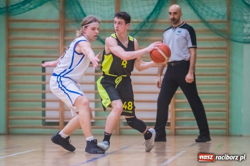 Zdjęcie w galerii na portalu naszraciborz.pl: 32 punkty Sidora do raciborskiego z koszami wora wiadomości z regionu