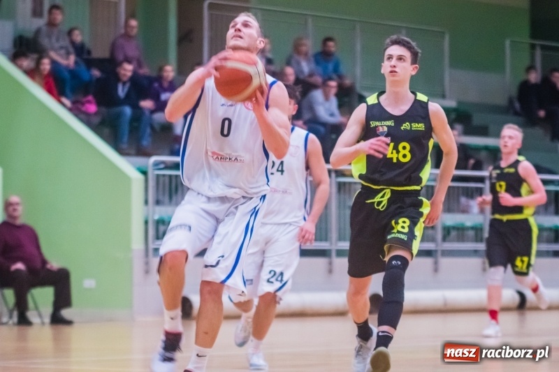 Zdjęcie w galerii na portalu naszraciborz.pl: 32 punkty Sidora do raciborskiego z koszami wora wiadomości z regionu