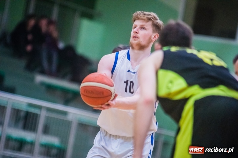 Zdjęcie w galerii na portalu naszraciborz.pl: 32 punkty Sidora do raciborskiego z koszami wora wiadomości z regionu