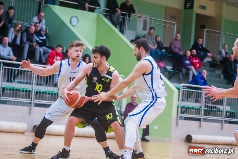 Zdjęcie w galerii na portalu naszraciborz.pl: 32 punkty Sidora do raciborskiego z koszami wora wiadomości z regionu