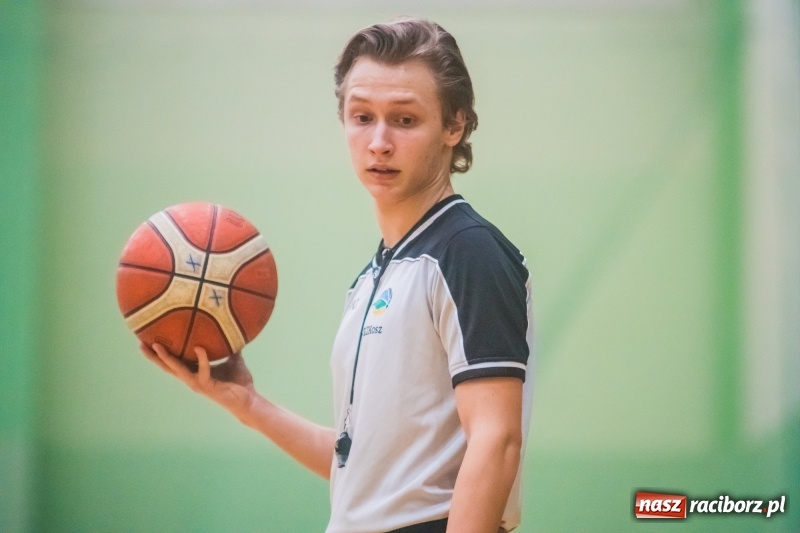 Zdjęcie w galerii na portalu naszraciborz.pl: 32 punkty Sidora do raciborskiego z koszami wora wiadomości z regionu