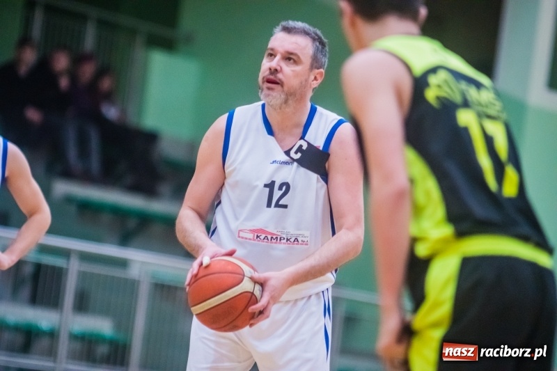 Zdjęcie w galerii na portalu naszraciborz.pl: 32 punkty Sidora do raciborskiego z koszami wora wiadomości z regionu