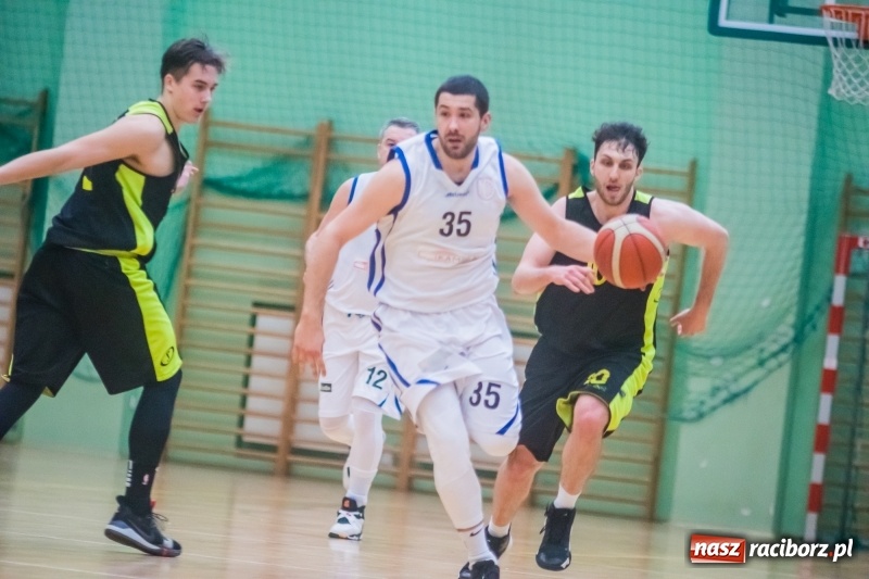 Zdjęcie w galerii na portalu naszraciborz.pl: 32 punkty Sidora do raciborskiego z koszami wora wiadomości z regionu