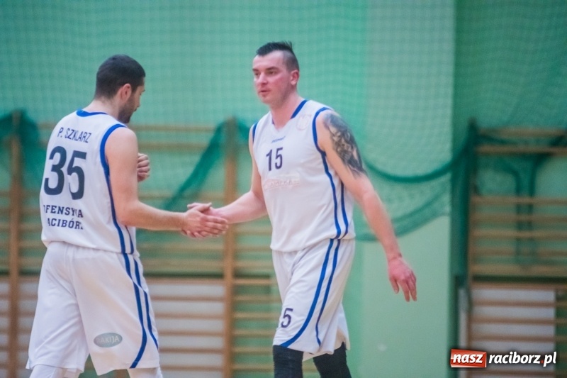 Zdjęcie w galerii na portalu naszraciborz.pl: 32 punkty Sidora do raciborskiego z koszami wora wiadomości z regionu