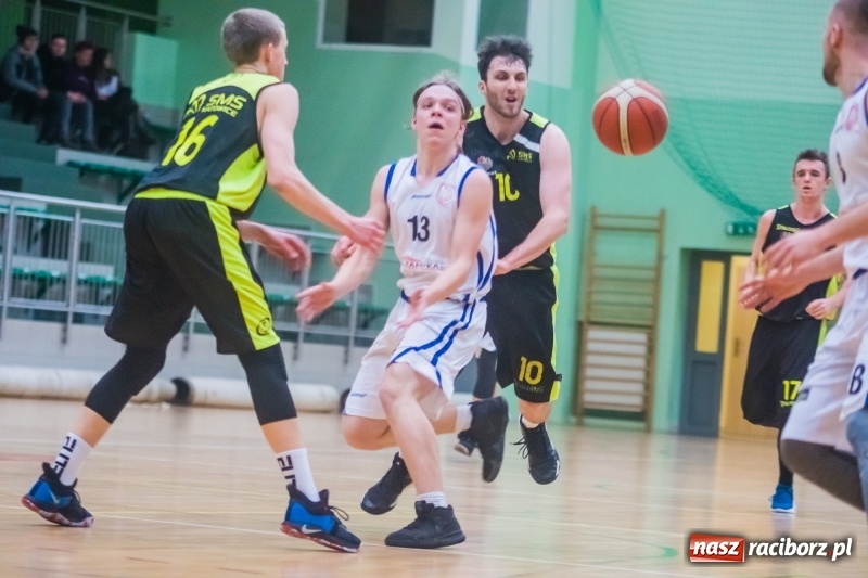 Zdjęcie w galerii na portalu naszraciborz.pl: 32 punkty Sidora do raciborskiego z koszami wora wiadomości z regionu