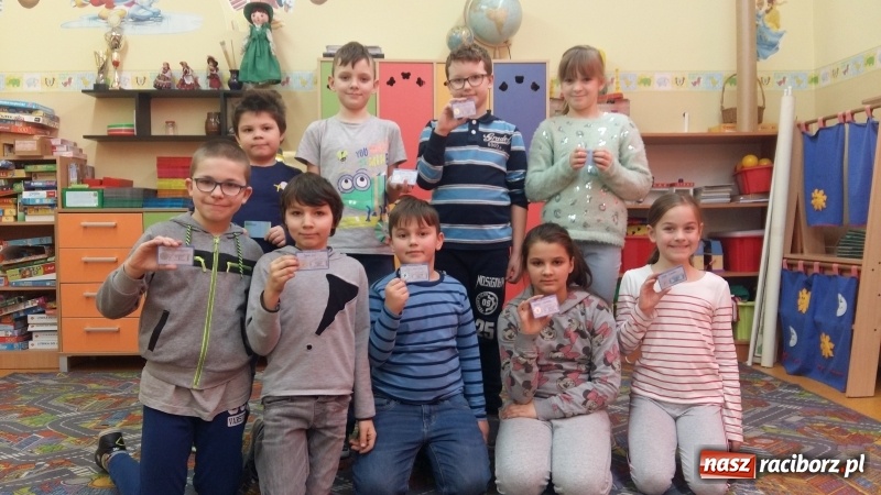 Zdjęcie w galerii na portalu naszraciborz.pl: W kuźniańskiej szkole potrafią już pływać wiadomości z regionu