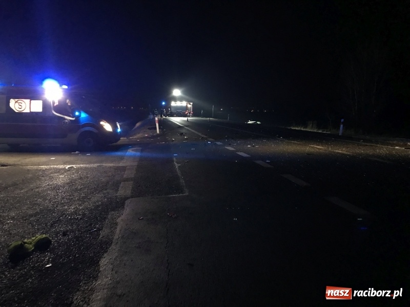 Zdjęcie w galerii na portalu naszraciborz.pl: Ford staranował policyjny radiowóz na DK 78. Dwóch funkcjonariuszy w szpitalu FOTO WIDEO wiadomości z regionu