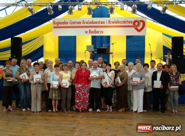 Zdjęcie w galerii na portalu naszraciborz.pl: Krwiodawcy bawili się w Szymocicach wiadomości z regionu