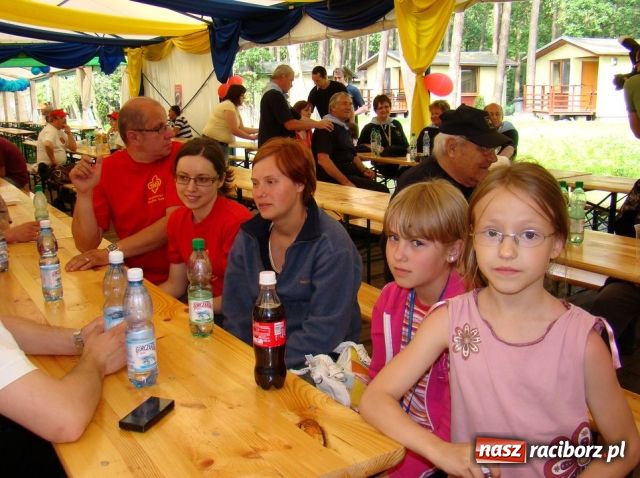 Zdjęcie w galerii na portalu naszraciborz.pl: Krwiodawcy bawili się w Szymocicach wiadomości z regionu