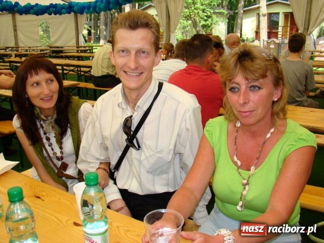 Zdjęcie w galerii na portalu naszraciborz.pl: Krwiodawcy bawili się w Szymocicach wiadomości z regionu