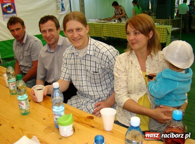 Zdjęcie w galerii na portalu naszraciborz.pl: Krwiodawcy bawili się w Szymocicach wiadomości z regionu