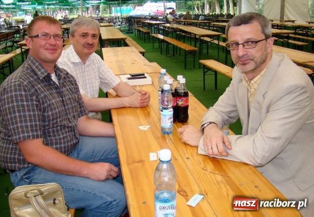 Zdjęcie w galerii na portalu naszraciborz.pl: Krwiodawcy bawili się w Szymocicach wiadomości z regionu