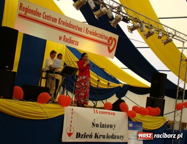 Zdjęcie w galerii na portalu naszraciborz.pl: Krwiodawcy bawili się w Szymocicach wiadomości z regionu