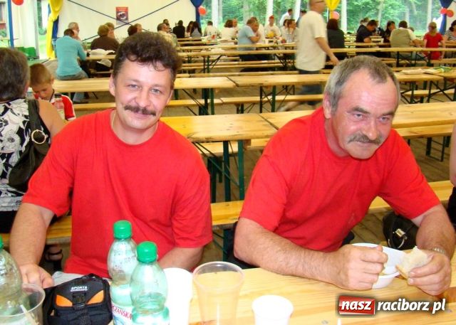 Zdjęcie w galerii na portalu naszraciborz.pl: Krwiodawcy bawili się w Szymocicach wiadomości z regionu