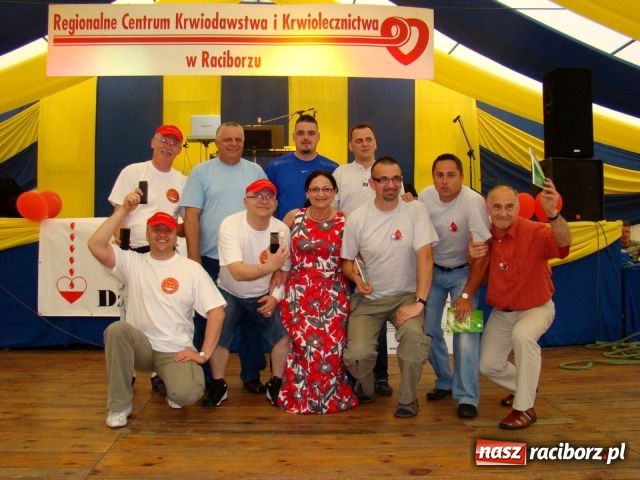 Zdjęcie w galerii na portalu naszraciborz.pl: Krwiodawcy bawili się w Szymocicach wiadomości z regionu