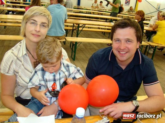 Zdjęcie w galerii na portalu naszraciborz.pl: Krwiodawcy bawili się w Szymocicach wiadomości z regionu